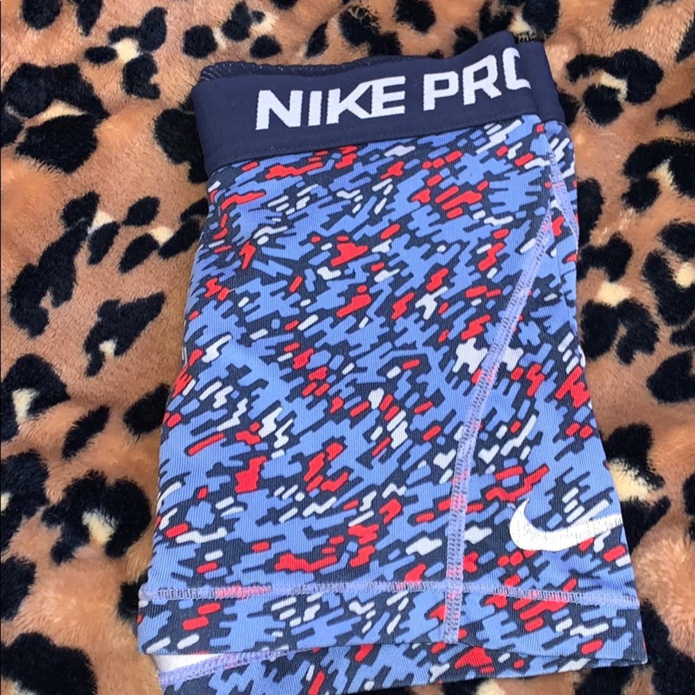 NIKE PROS